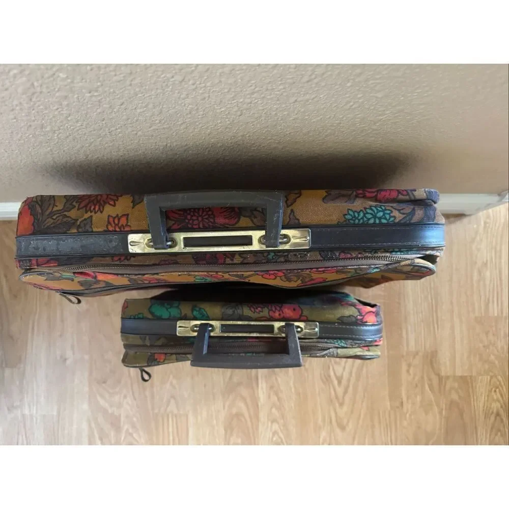 Hinomoto 60s vintage 2pc luggage set flower power vibrant hippie red copper flor